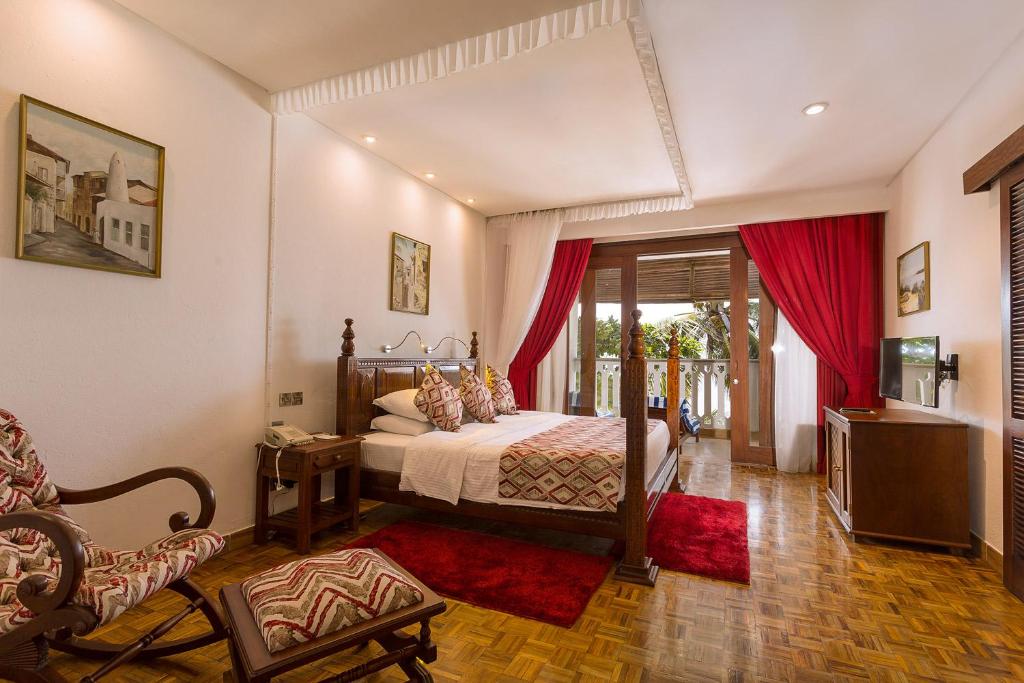 Travellers Beach Hotel 2